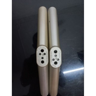 Chân tivi đa năng khoảng cách tâm 2 lỗ 2cm