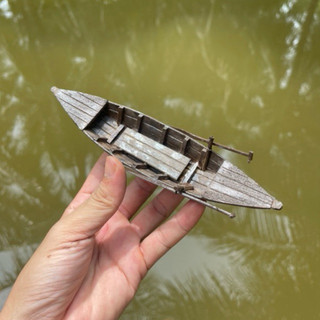 Xuồng ba lá chất liệu gỗ