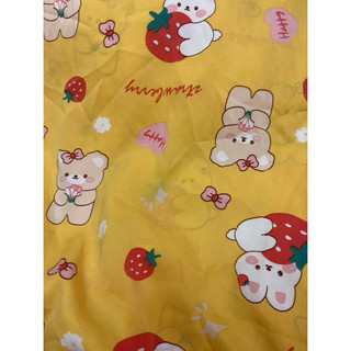 2m x 1m45 vải lụa mango nền vàng xinh may bộ váy áo khổ 1m45