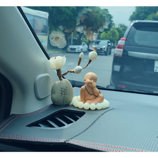 Set chú tiểu đáng yêu kèm chuỗi hạt và bình hoa trang trí taplo ô tô,xe hơi - D&A shop.