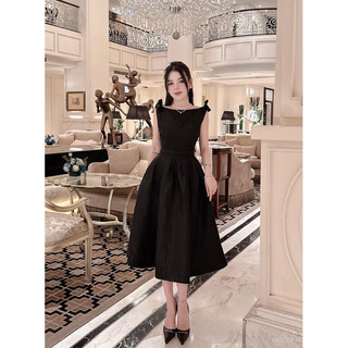 Đầm xoè gấm nơ vai
