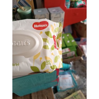 Khăn ướt Huggies không mùi 80 tờ _ ca cao và bơ hạt mỡ 72 tờ