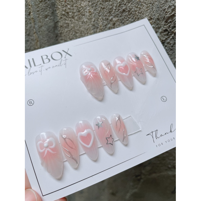 H09 nailbox thiết kế vẽ nổi tráng gương style Y2K