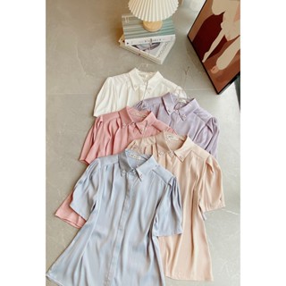 Sơ mi lụa vân cổ đức đính 2 khuy hoa đá tay cộc