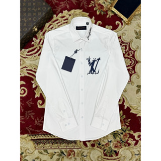 [Hight Quality] Hàng Có Sẵn!! Áo Sơ Mi LV Luon Vuituoi Logo Shirt - Họa Tiết Chữ Ký Ở Cổ Sang Trọng - Loại 1