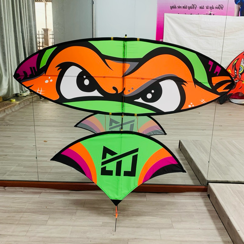Diều 2m full cacbon lắp ghép.Diều nhẹ gió, dễ thả,dễ lên.chơi được các thể loại gió to,gió giông.