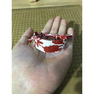 Vòng tay, vòng chân handmade Hoa trắng nền nâu - Cây Xương Rồng mạnh mẽ