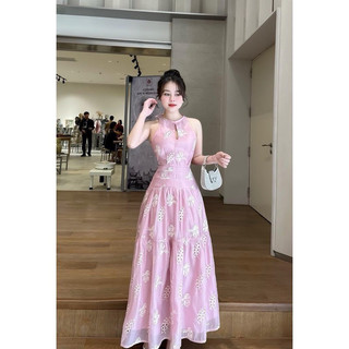 Váy maxi xanh cổ yếm