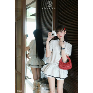 Set áo kẻ sọc trắng cổ trụ viền ren rút dây bo eo + short size sm