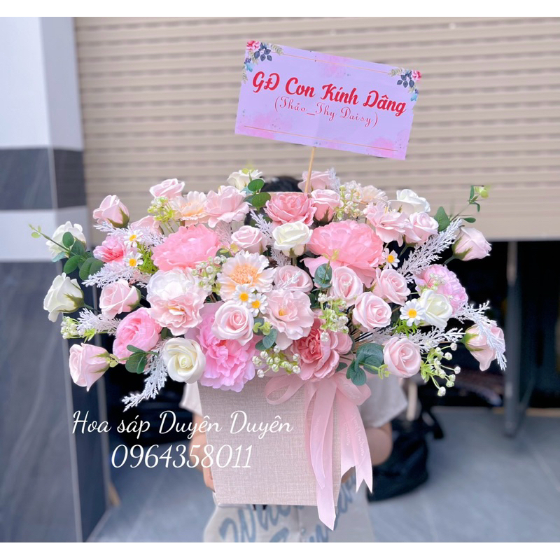 lẵng hoa Chúc mừng ( hoa sáp mix lụa from to)