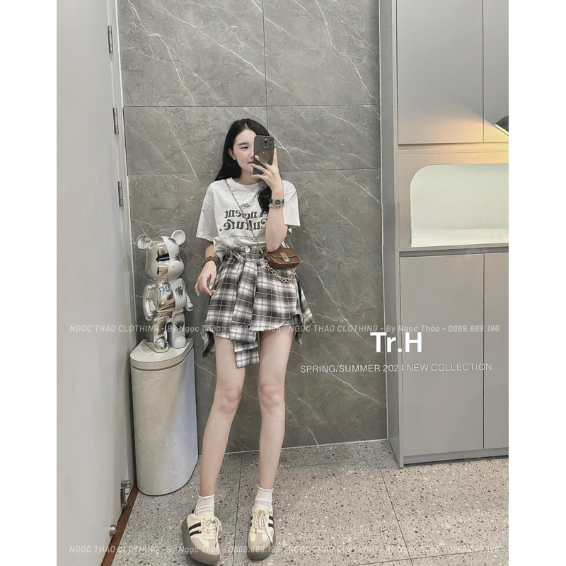 Set áo phông mix chân váy kẻ