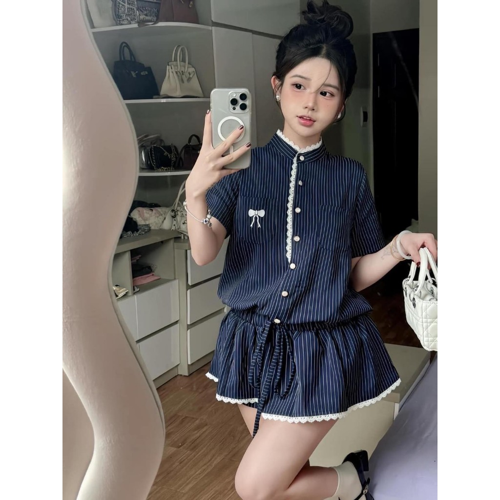 (Có ảnh thật) Jumpsuit nữ váy kẻ cổ tàu phối viền ren cúc đồng đính nơ ngực chun eo phong cách tiểu thư thanh lịch | BigBuy360 - bigbuy360.vn