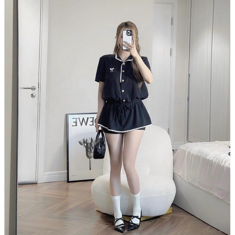 (Có ảnh thật) Jumpsuit nữ váy kẻ cổ tàu phối viền ren cúc đồng đính nơ ngực chun eo phong cách tiểu thư thanh lịch | BigBuy360 - bigbuy360.vn