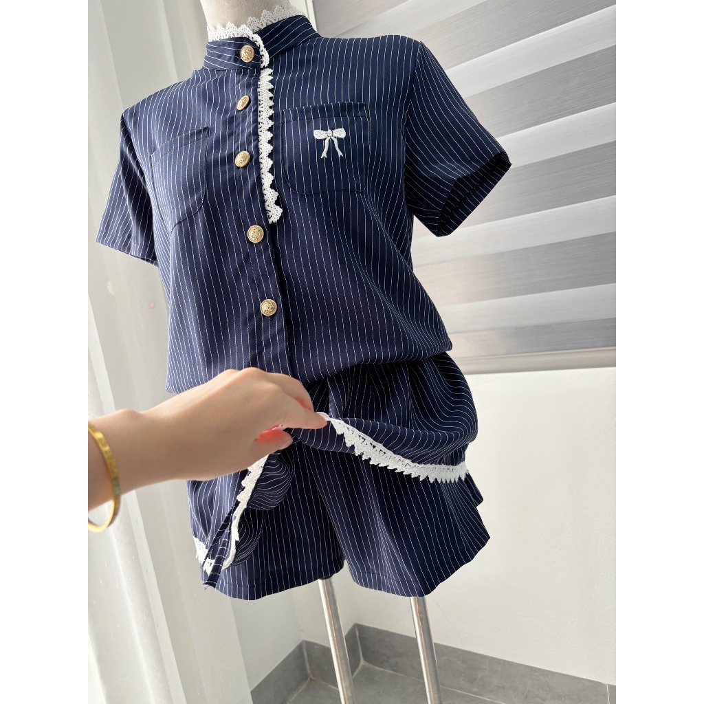(Có ảnh thật) Jumpsuit nữ váy kẻ cổ tàu phối viền ren cúc đồng đính nơ ngực chun eo phong cách tiểu thư thanh lịch | BigBuy360 - bigbuy360.vn