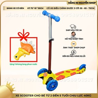 Xe trượt bánh phát sáng đèn khi di chuyển