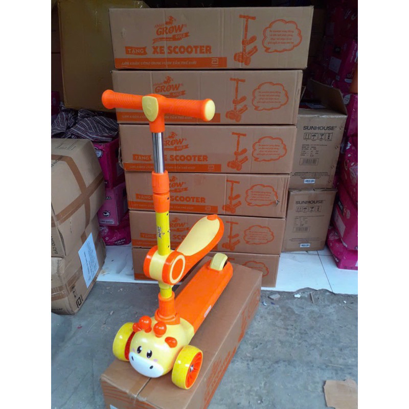 Xe scooter có đèn và nhạc cho bé trên 3tuổi HKM Grow