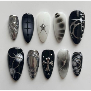 38 Nailbox thiết kế y2k trắng đen siêu ngầu