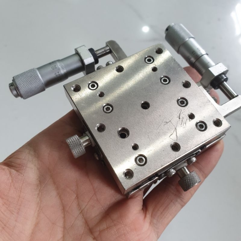 bàn trượt xy tinh chỉnh 60x60 thép trắng panme 0.01mm