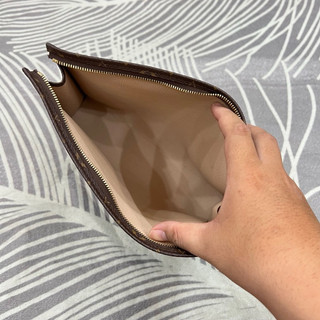 Clucth L❤️V pouch 26