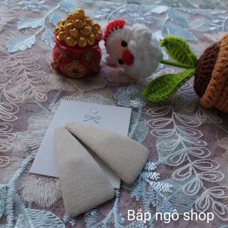 Kẹp tóc tam giác