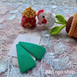 Kẹp tóc tam giác