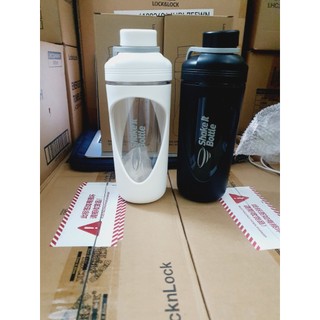 Bình lắc Balance Shake it Locknlock có vạch chia dung tích và quai xách HAP949 897ml - Babyhopsg