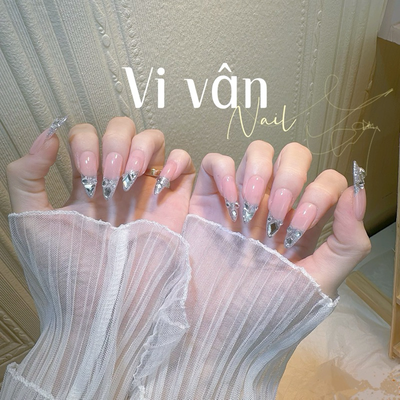 Nail box đính đá móng nhọn