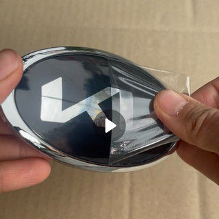 Logo KIA mới - logo KN ( chữ bạc nền đen)