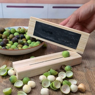 Dụng cụ tách vỏ hạt sen, hạt dẻ và macca