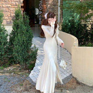  Set 2 món đầm nữ trắng dài trễ vai mùa đông thắt nơ + áo khoác viền lông quả mơ phong cách Hàn Quốô 