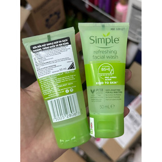 Sữa rửa mặt Simple 150ml lành tính dịu nhẹ cho da nhạy cảm/ da dầu mụn