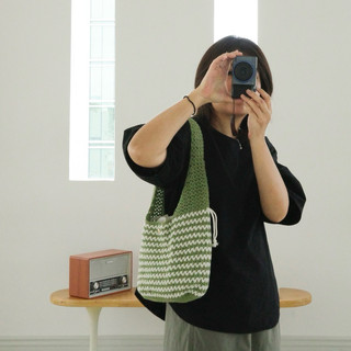Túi đeo vai nữ đan móc clou - wavy bag