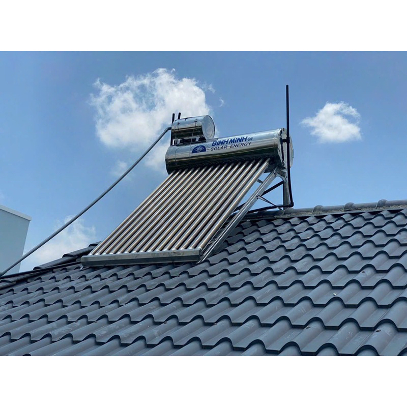 Máy nước nóng năng lượng mặt trời hiệu Bình Minh . Hàng nhâp khẩu nguyên bộ. Bảo hành 8 năm