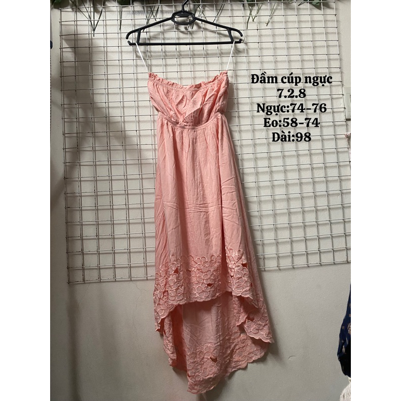 Đầm cúp ngực
