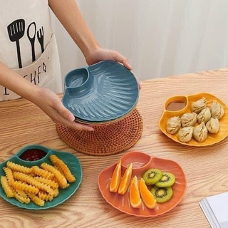 Đĩa hình vỏ sò mẫu mới nhất, có ngăn gia vị tiện lợi - dĩa nhựa sò