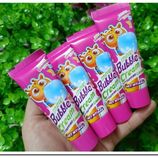 Một tuýt kẹo gum kem đánh răng