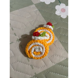 móc khoá bánh cuộn len