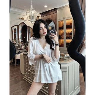 Áo phông trơn cổ tim basic kèm hộp