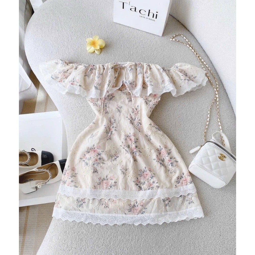Đầm ren hoa thiết kế trễ vai xinh xắn Robia Dress | BigBuy360 - bigbuy360.vn
