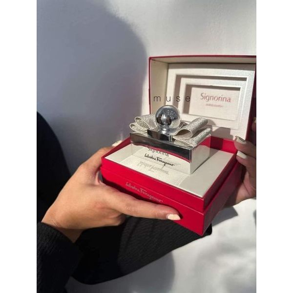 Nước hoa 𝐒𝐀𝐋𝐕𝐀𝐓𝐎𝐑𝐄 𝐅𝐄𝐑𝐑𝐀𝐆𝐀𝐌𝐎 𝐒𝐈𝐆𝐍𝐎𝐑𝐈𝐍𝐀 𝐋𝐈𝐌𝐈𝐓𝐄𝐃 𝐄𝐃𝐈𝐓𝐈𝐎𝐍 𝐄𝐃𝐏