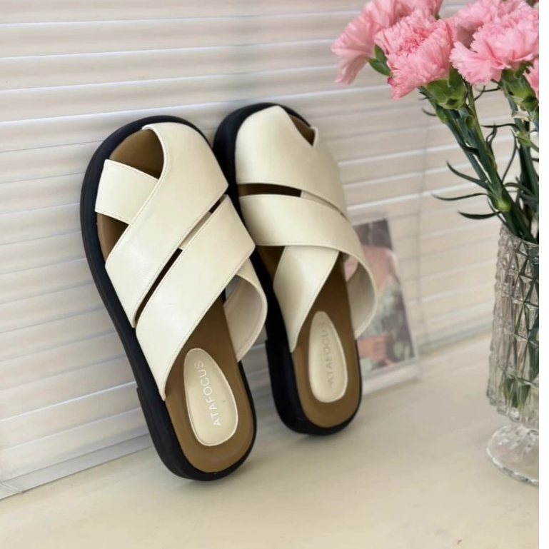 Giày Sục Chất Da  QUAI Chéo xinh xỉu thời trang