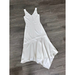 BEUCLOSET - Đầm cổ tim tùng lệch sát nách