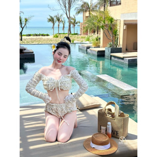 Set Bikini Hoạ Tiết Chấm Bi Áo Trễ Vai Dài Tay Phối Tay Bèo Điệu Đà Đi Biển Cực Xinh