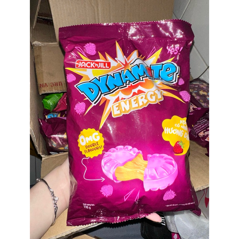 ( Date xa 15/3/2025 ) Kẹo Tăng Lực Dynamite Energy Có Nhân Hương Dâu (Gói 330g)