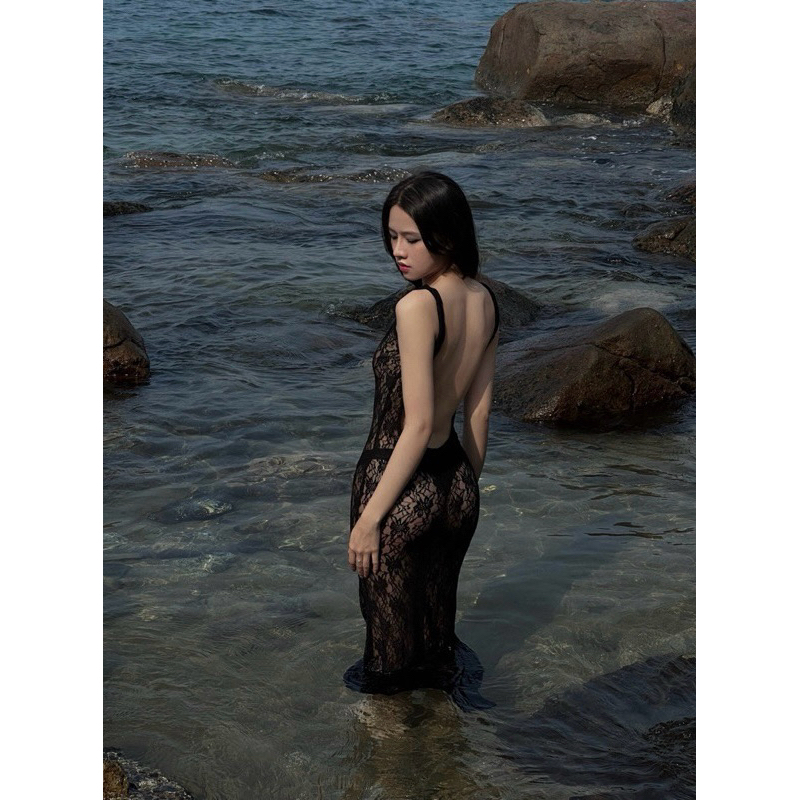 Váy ren nữ dài ôm body 2 dây 1 lớp hở lưng xuyên thấu sang chảnh, Váy ren đi biển sexy (KHÔNG KÈM BIKINI) - Mã M06 | BigBuy360 - bigbuy360.vn