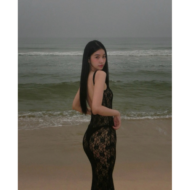 Váy ren nữ dài ôm body 2 dây 1 lớp hở lưng xuyên thấu sang chảnh, Váy ren đi biển sexy (KHÔNG KÈM BIKINI) - Mã M06 | BigBuy360 - bigbuy360.vn