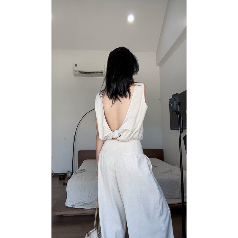 ÁO CỔ TRÒN HỞ LƯNG DÂY XOẮN PHÍA SAU | BigBuy360 - bigbuy360.vn