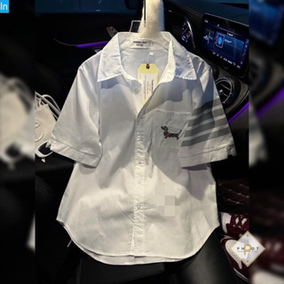 Áo Sơ Mi Thome Browne Nữ Trắng 4 Sọc Xám Ngắn Tay Họa Tiết Cún Trước Ngực Vải Cotton Lụa Cao Cấp Hót Nhất 2024