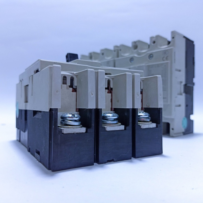 APTOMAT 3 PHA NHẬT CŨ , MCCB 3 PHA MITSUBISHI MẶT TRẮNG 30A-40A-50A-60A MỚI 99%