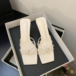 Guốc lê quai mảnh khoá đá tim - Bunny Shoes